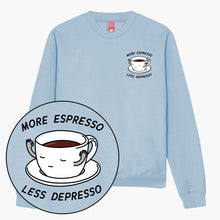 Afbeelding laden in Galerijviewer, Meer Espresso Minder Depresso Geborduurd Sweatshirt (Unisex)