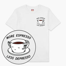 Laden Sie das Bild in den Galerie-Viewer, Mehr Espresso, weniger Depresso, besticktes T-Shirt (Unisex)