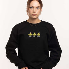 Afbeelding laden in Galerijviewer, Badeendjes geborduurd sweatshirt (unisex)